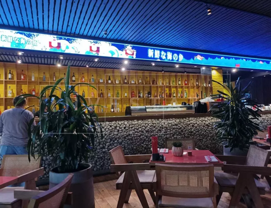 Космонавтов ул., 15