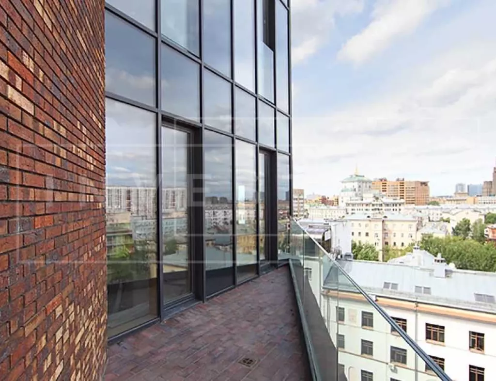 Бурденко ул., 3