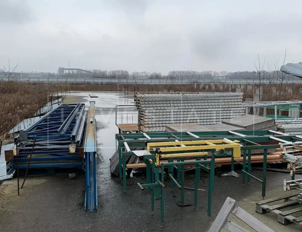 Украина, город Бровары, улица Производственная, д. 1