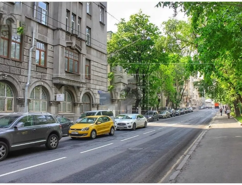 арендный бизнес г Москва, 1-й Басманный пер., 5/20, стр. 1 в ЦАО, метро Комсомольская г Москва, 1-й Басманный пер., 5/20, стр. 1