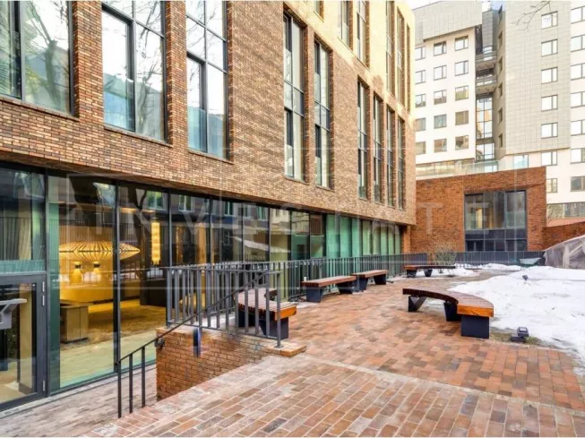 Бурденко ул., 3