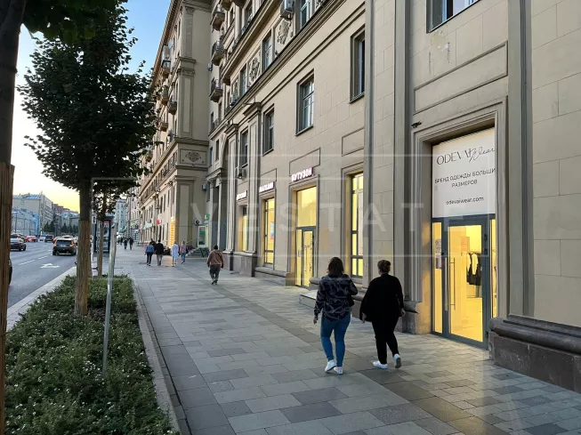 г Москва, Садовая-Черногрязская ул., 13/3, кор. 1