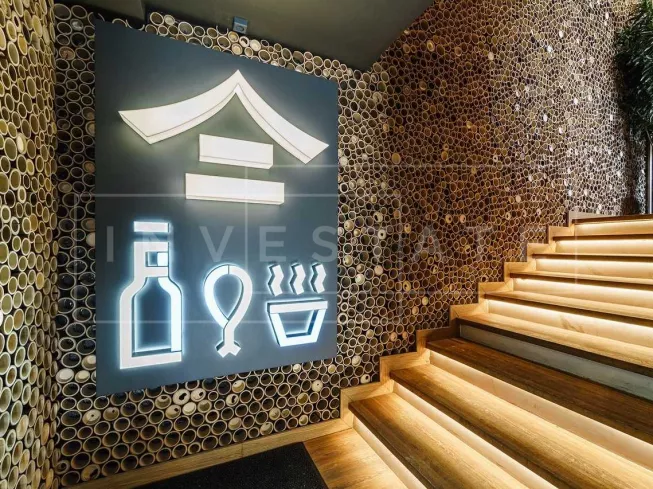 Космонавтов ул., 15