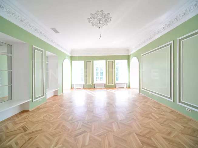 арендный бизнес г Москва, Андроньевская пл., 4, стр. 1 в ЦАО, метро Римская г Москва, Андроньевская пл., 4, стр. 1